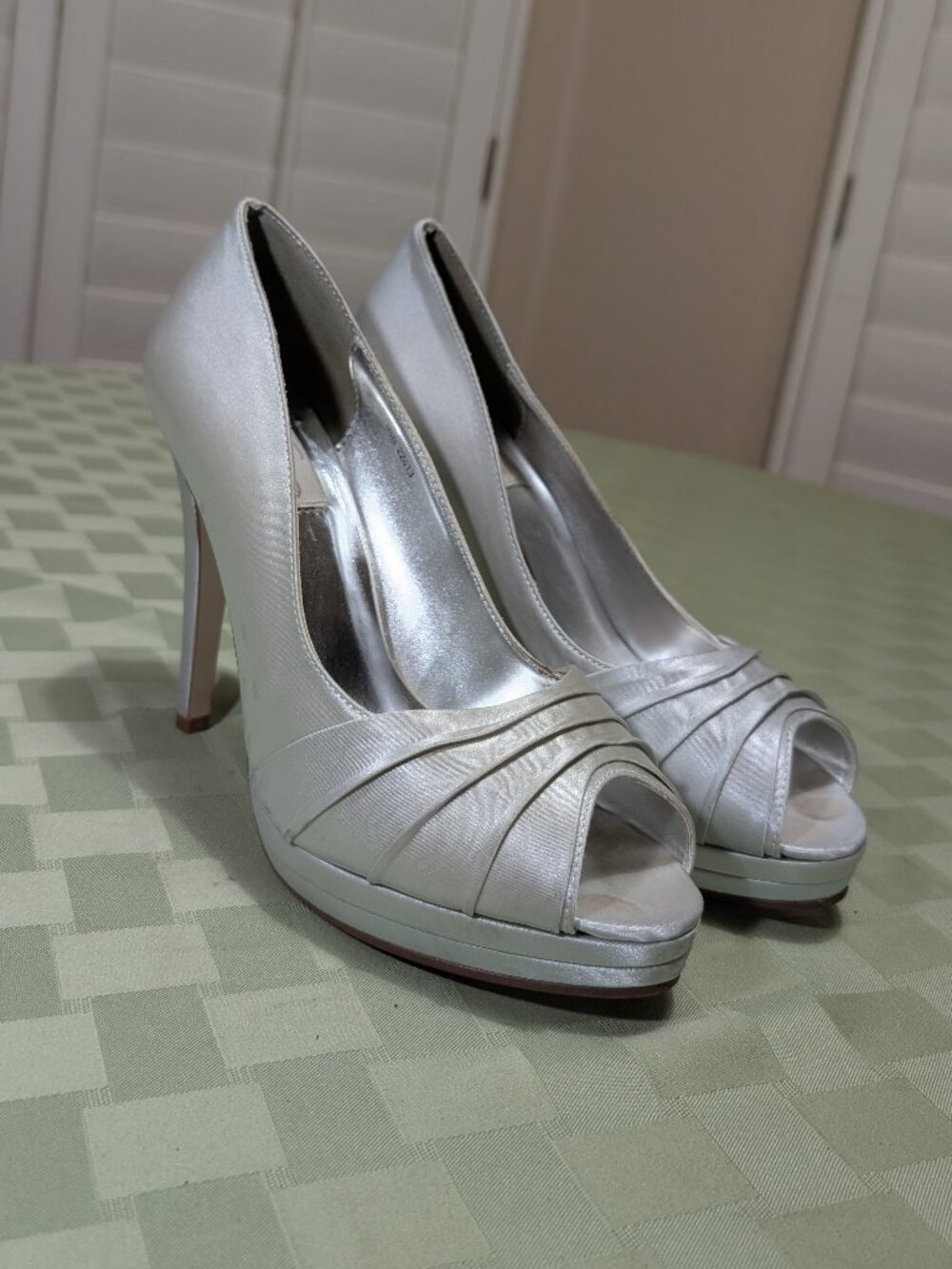 Light Blue Satin Dyeables Peep-Toe Heels Size 9.5B